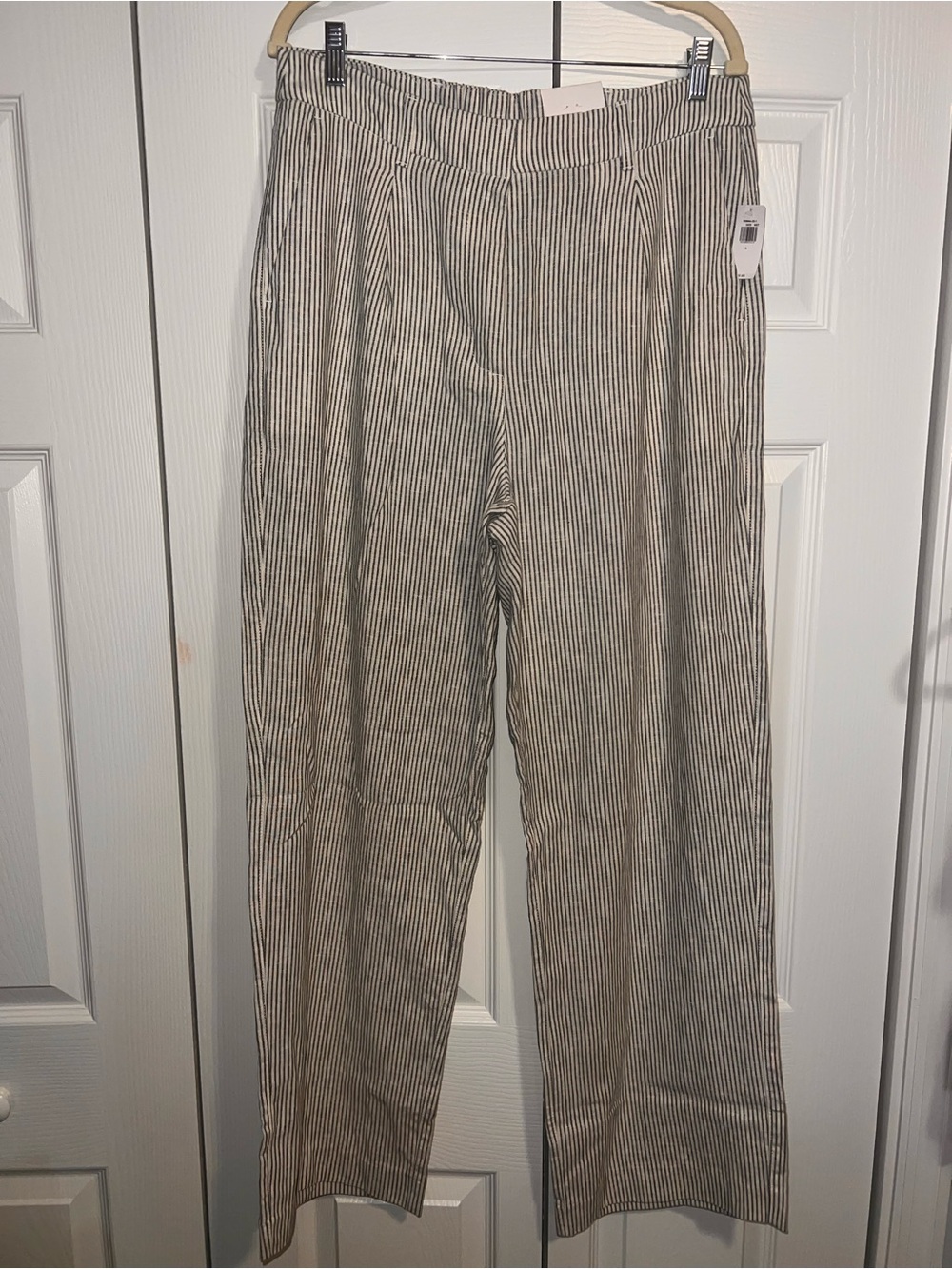 Old Navy White & Navy Stripe Linen Pants